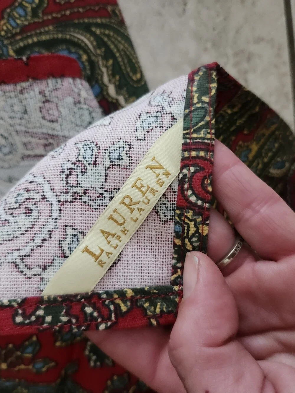 Lauren Ralph Lauren Bridgette Paisley Linen Tablecloth & 8 Matching Linens Set